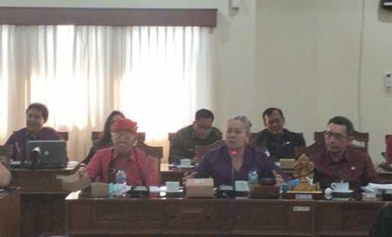 podiumnews.com-Pansus DPRD Bali Rapat dengan OPD Bahas Raperda Haluan  Pembangunan Bali